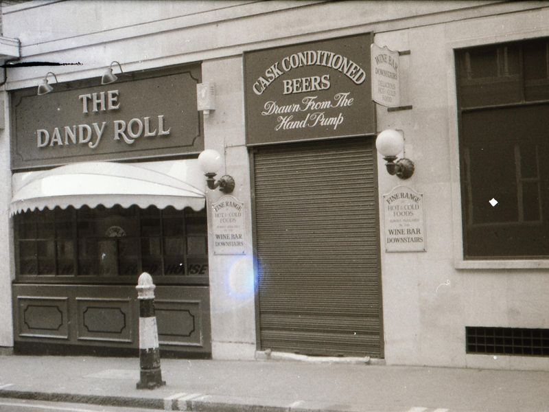 Dandy Roll London EC4 taken in 1985.. (Pub, External). Published on 12-04-2019