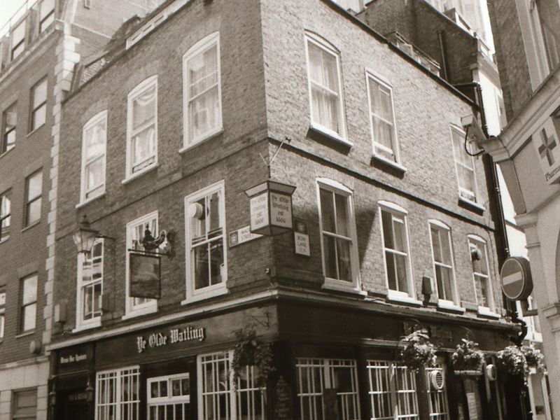 Ye Olde Watling London EC4 taken in May 1994. (Pub, External). Published on 12-04-2019