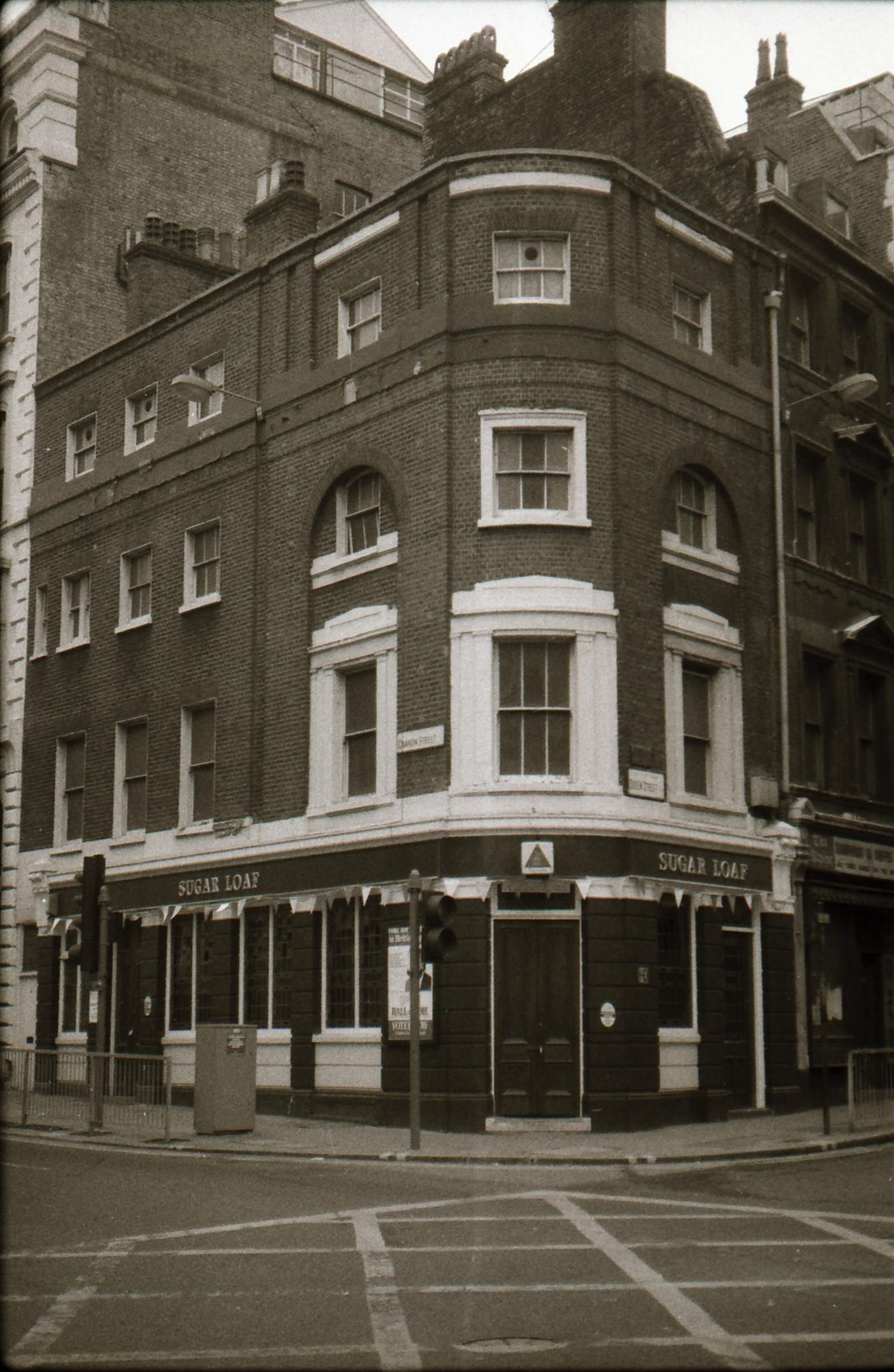 Sugar Loaf London EC4 taken in mid 1985.. (Pub, External). Published on 12-04-2019