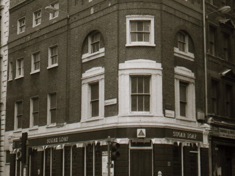 Sugar Loaf London EC4 taken in mid 1985.. (Pub, External). Published on 12-04-2019