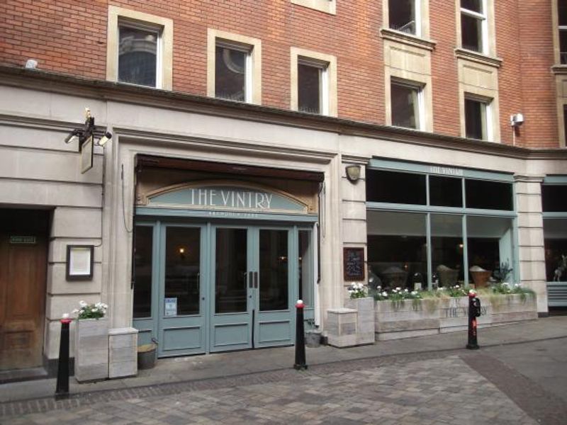 Vintry London EC4 taken August 2015. (Pub, External). Published on 17-08-2015