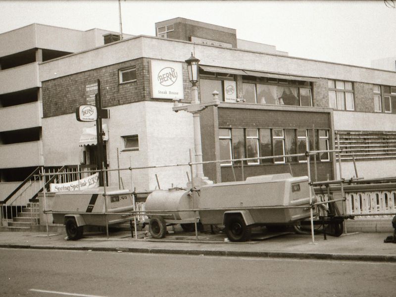 Riverside Inn London EC4 taken in mid 1985.. (Pub, External). Published on 13-04-2019 