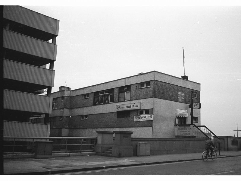 Riverside Inn London EC4 taken in July 1985.. (Pub, External, Key). Published on 13-04-2019 