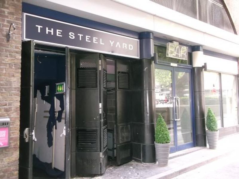 Loose Cannon London EC4 taken Aug 2015. (Pub, External, Key). Published on 06-12-2015