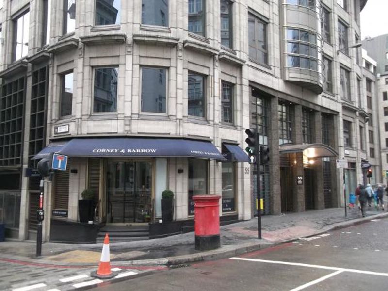 Monument Tavern London EC4 taken Aug 2014. (Pub, External). Published on 31-10-2014