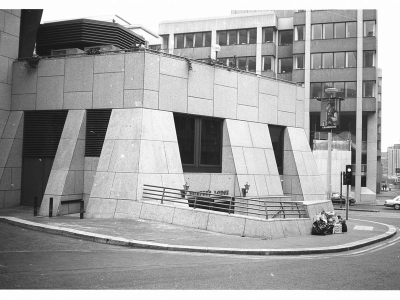 Porters Lodge London EC4 taken in July 1985.. (Pub, External). Published on 12-04-2019