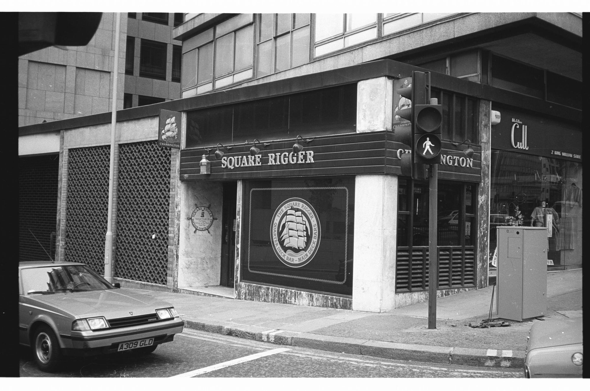 Square Rigger London EC4 taken in July 1985.. (Pub, External). Published on 13-04-2019
