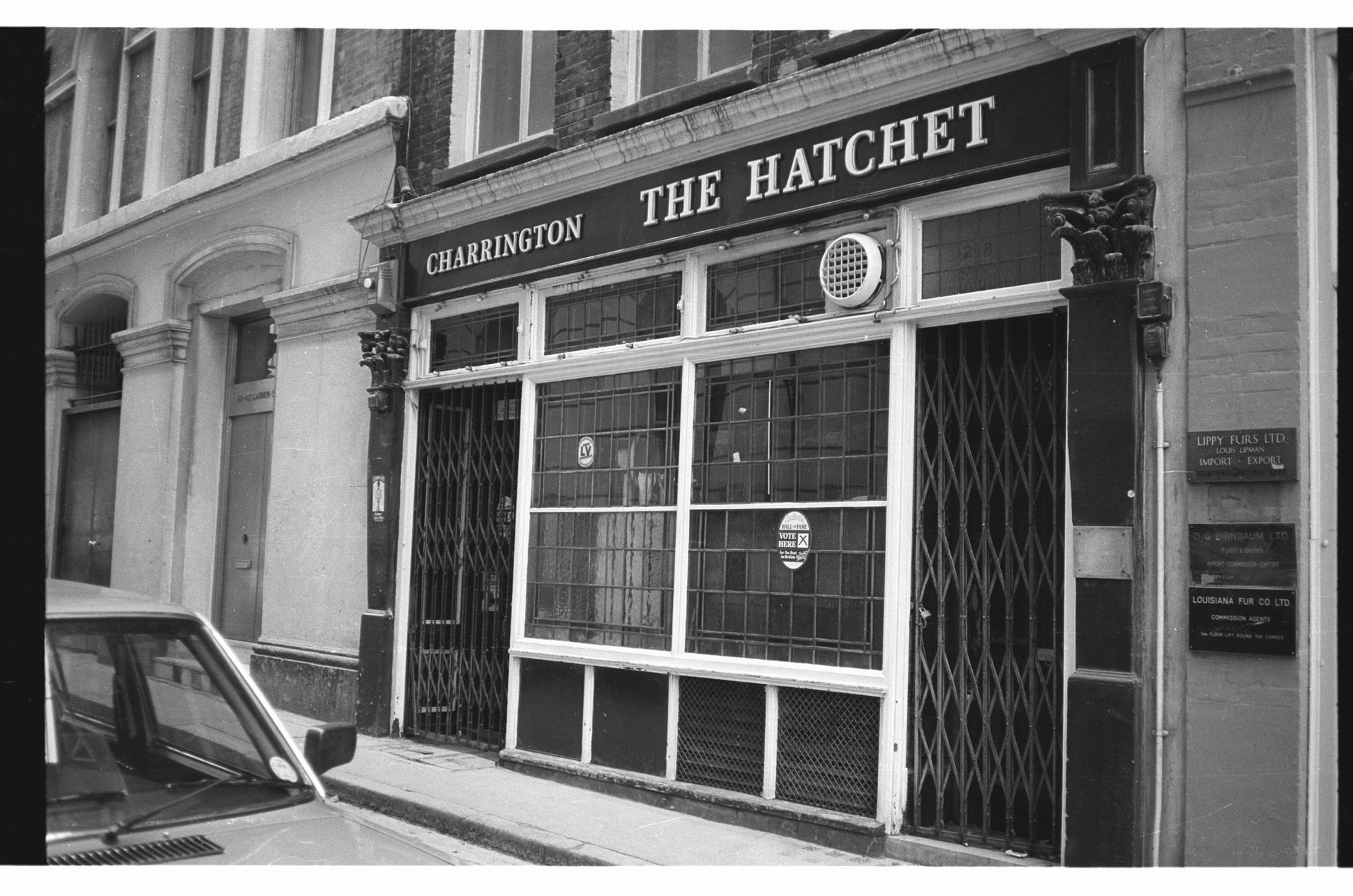 Hatchet London EC4 taken in July 1985.. (Pub, External). Published on 12-04-2019