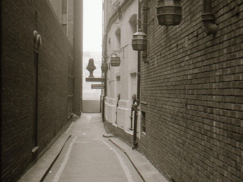 Samuel Pepy London EC4 taken in mid 1985.. (Pub, External). Published on 12-04-2019