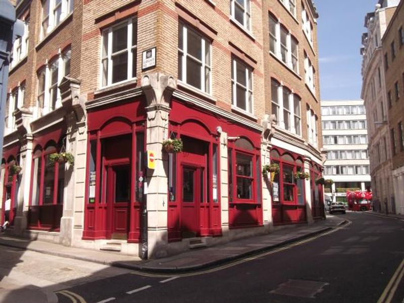 Duke & Duchess London EC4 taken May 2016. (Pub). Published on 11-05-2016