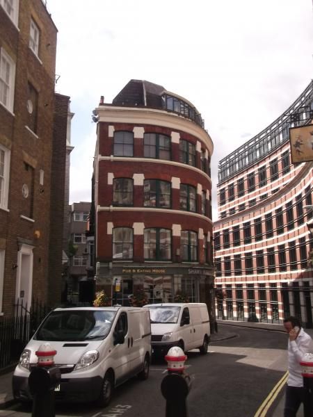 Shaws Booksellers London EC4 taken August 2015. (Pub, External). Published on 17-08-2015