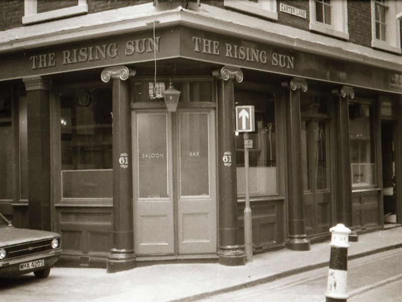Rising Sun London EC4 taken in mid 1985.. (Pub, External). Published on 12-04-2019