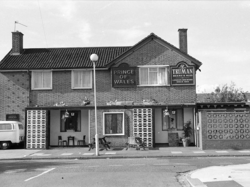 Prince of Wales London E13 taken 29 Aug 1988.. (Pub, External, Key). Published on 06-10-2018