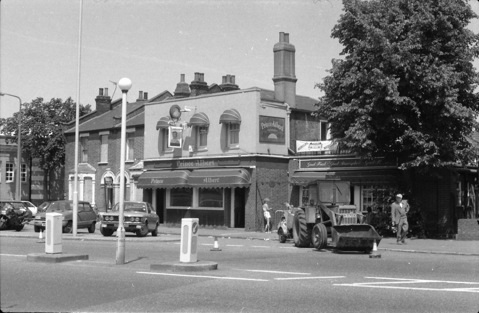 Prince Albert London E13 taken in July 1987.. (Pub, External). Published on 06-10-2018