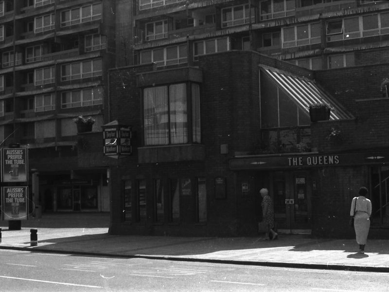 Queens London E13 taken in July 1987.. (Pub, External). Published on 06-10-2018