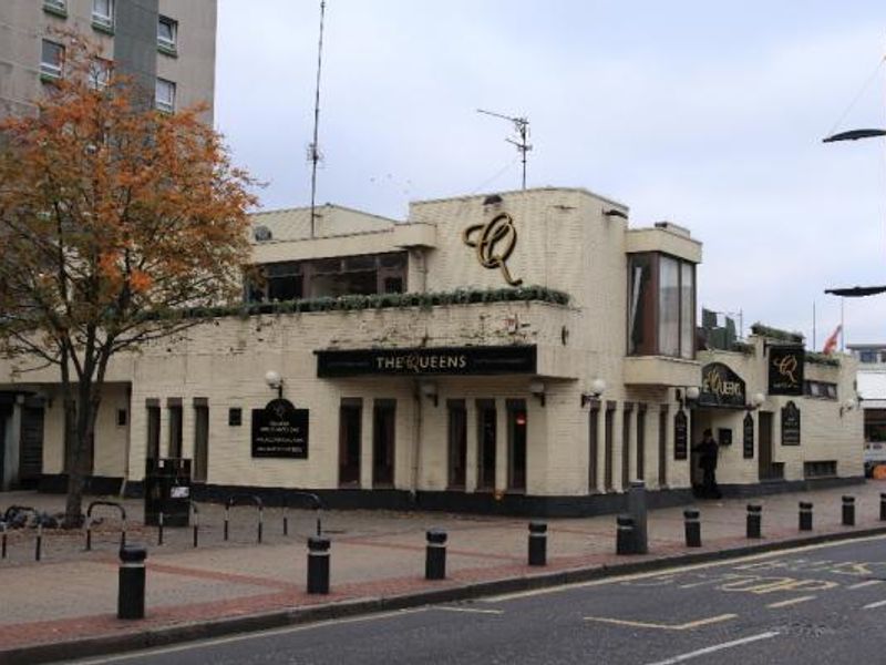 Queens London E13. (Pub, External). Published on 05-11-2013