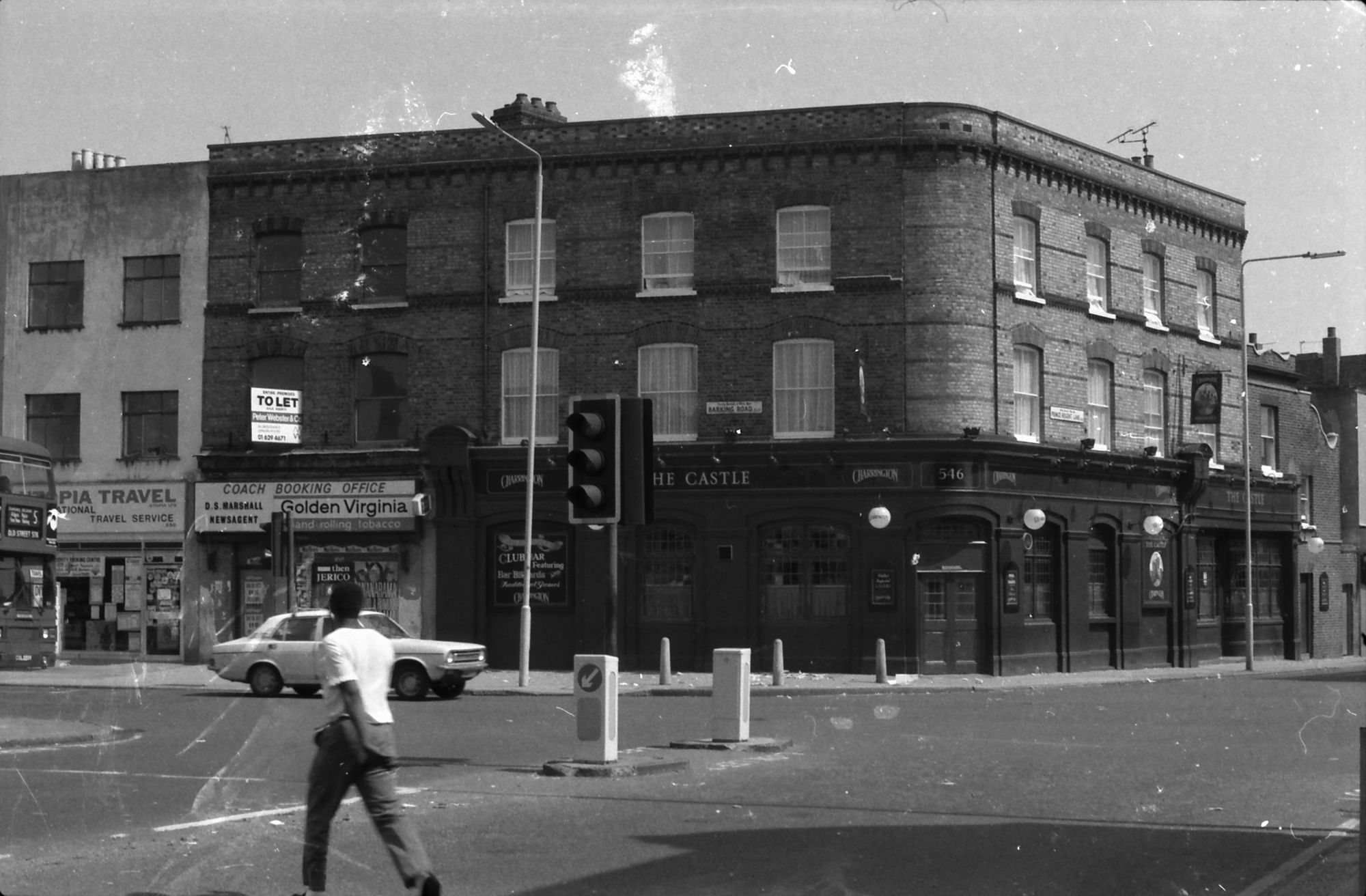 Castle London E13 taken in July 1987.. (Pub, External). Published on 06-10-2018