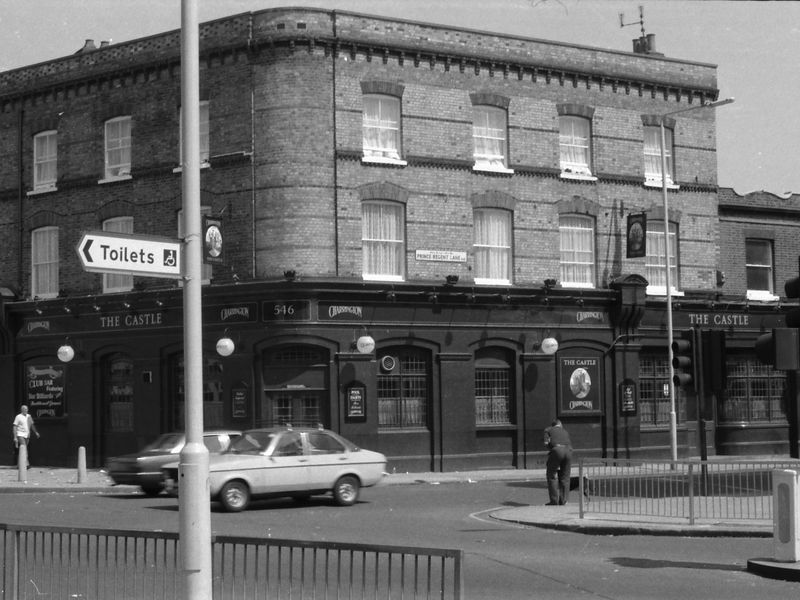 Castle London E13 taken in July 1987.. (Pub, External). Published on 06-10-2018