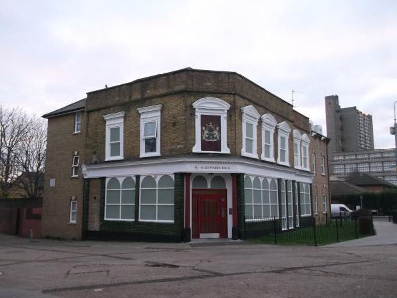 St Leonards Arms London E14 taken Dec 2012. (Pub, External). Published on 23-01-2014