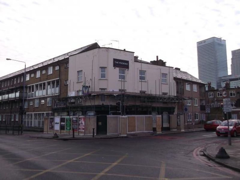 Pheoix London E14 taken Jan 2014. (Pub, External). Published on 23-01-2014