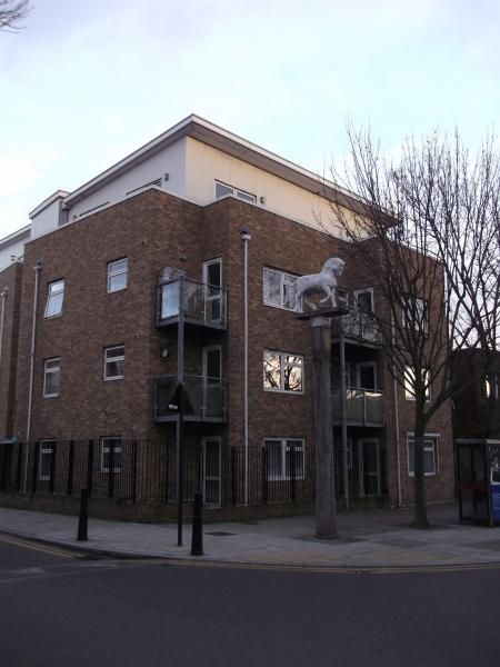 White Horse London E14 taken Dec 2013. (Pub, External). Published on 23-01-2014