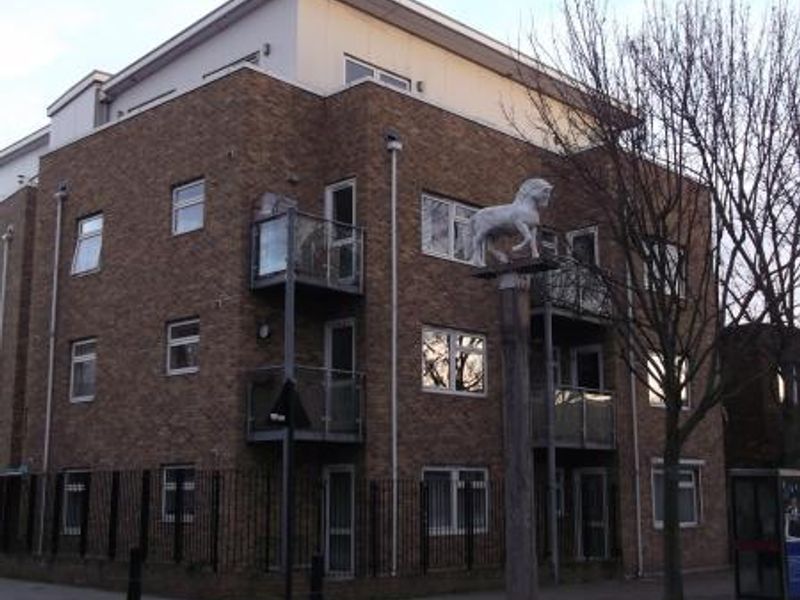 White Horse London E14 taken Dec 2013. (Pub, External). Published on 23-01-2014