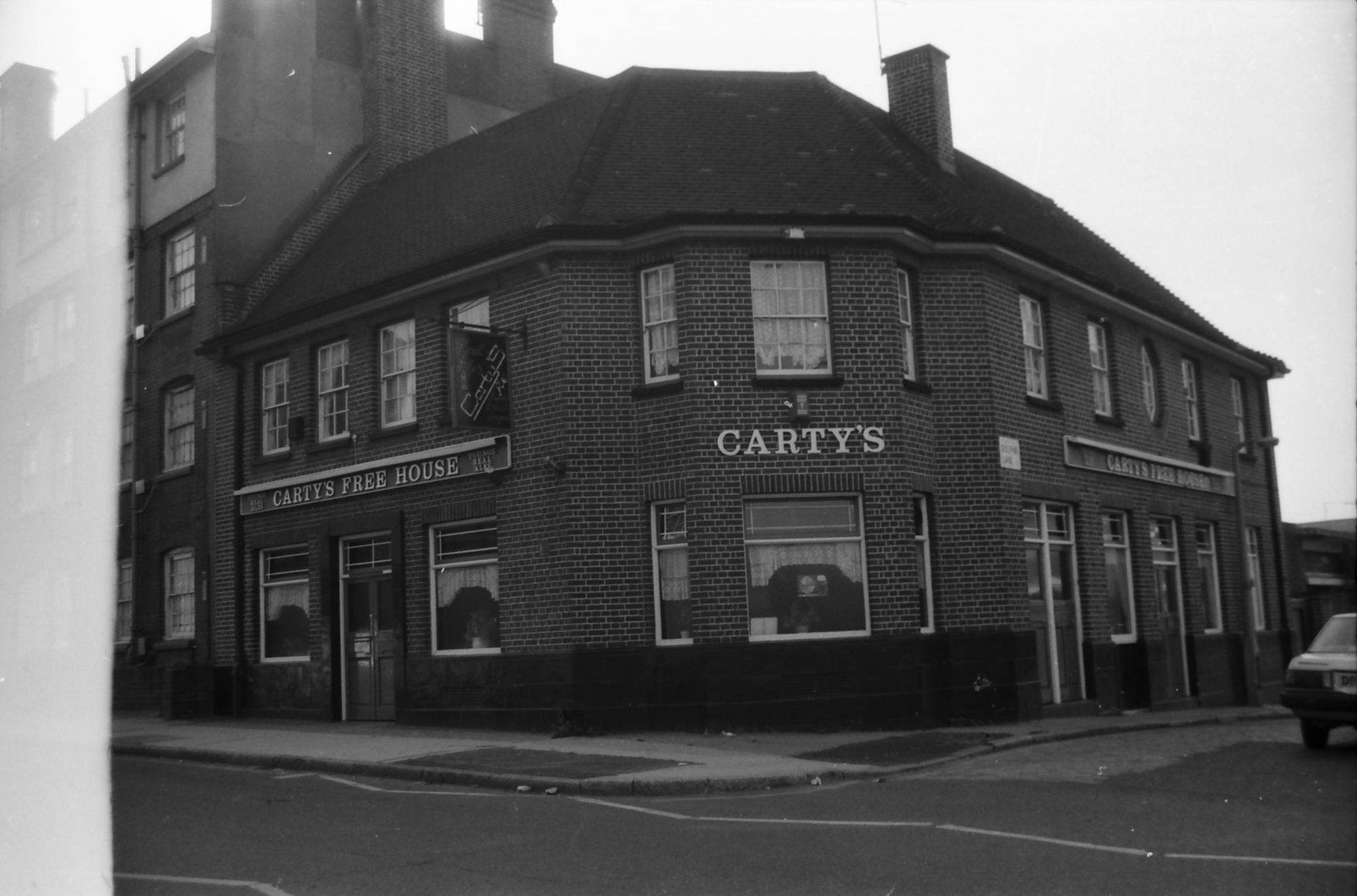 E14-Cartys taken 18 Sept 1988.. (Pub, External, Key). Published on 15-11-2018