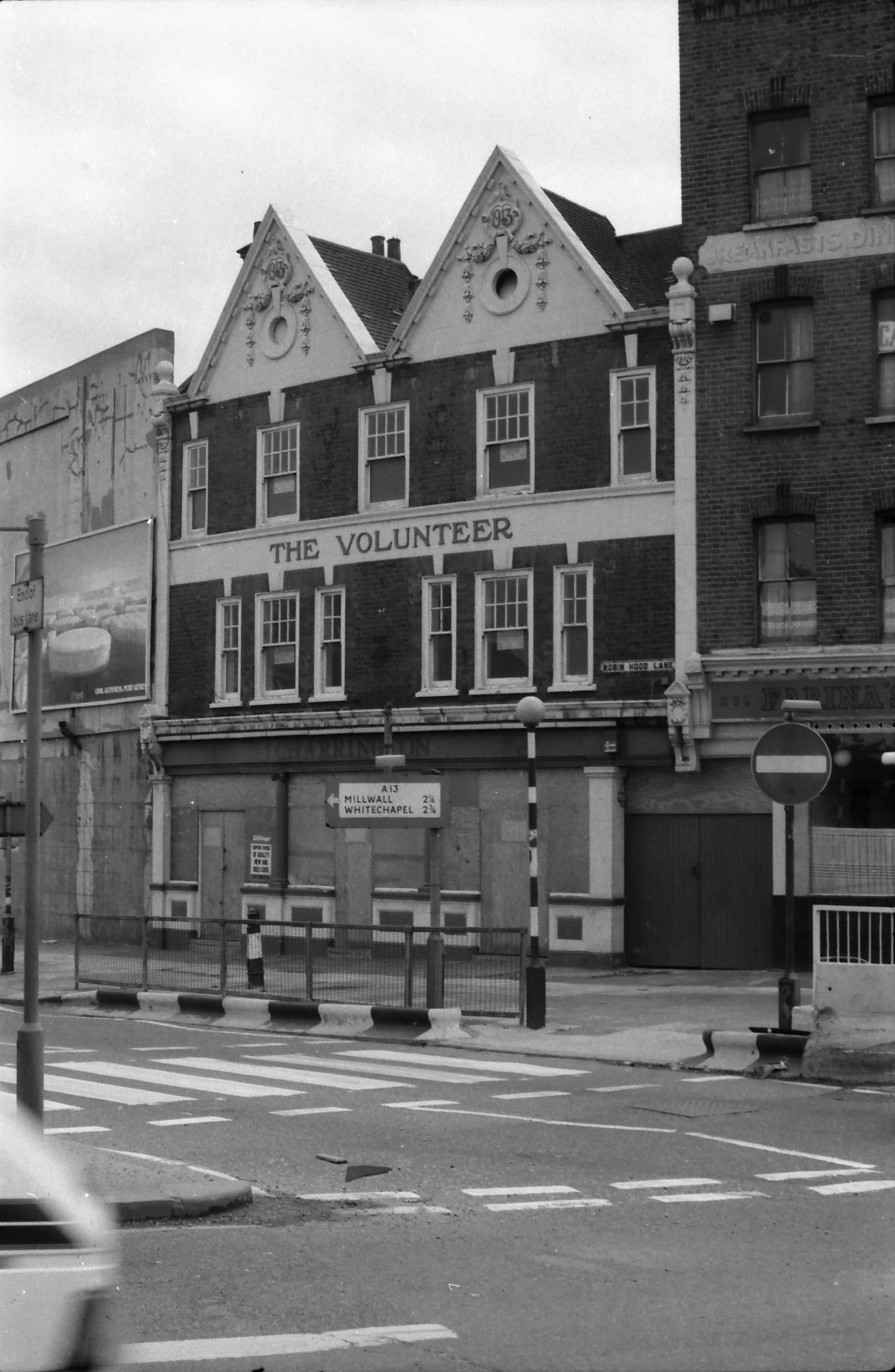 Volunteer London E14 taken in 1987.. (Pub, External, Key). Published on 15-11-2018