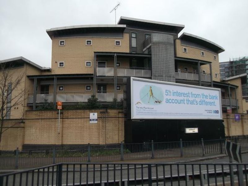 Volunteer London E14 taken Dec 2014. (Pub, External, Key). Published on 28-01-2015 