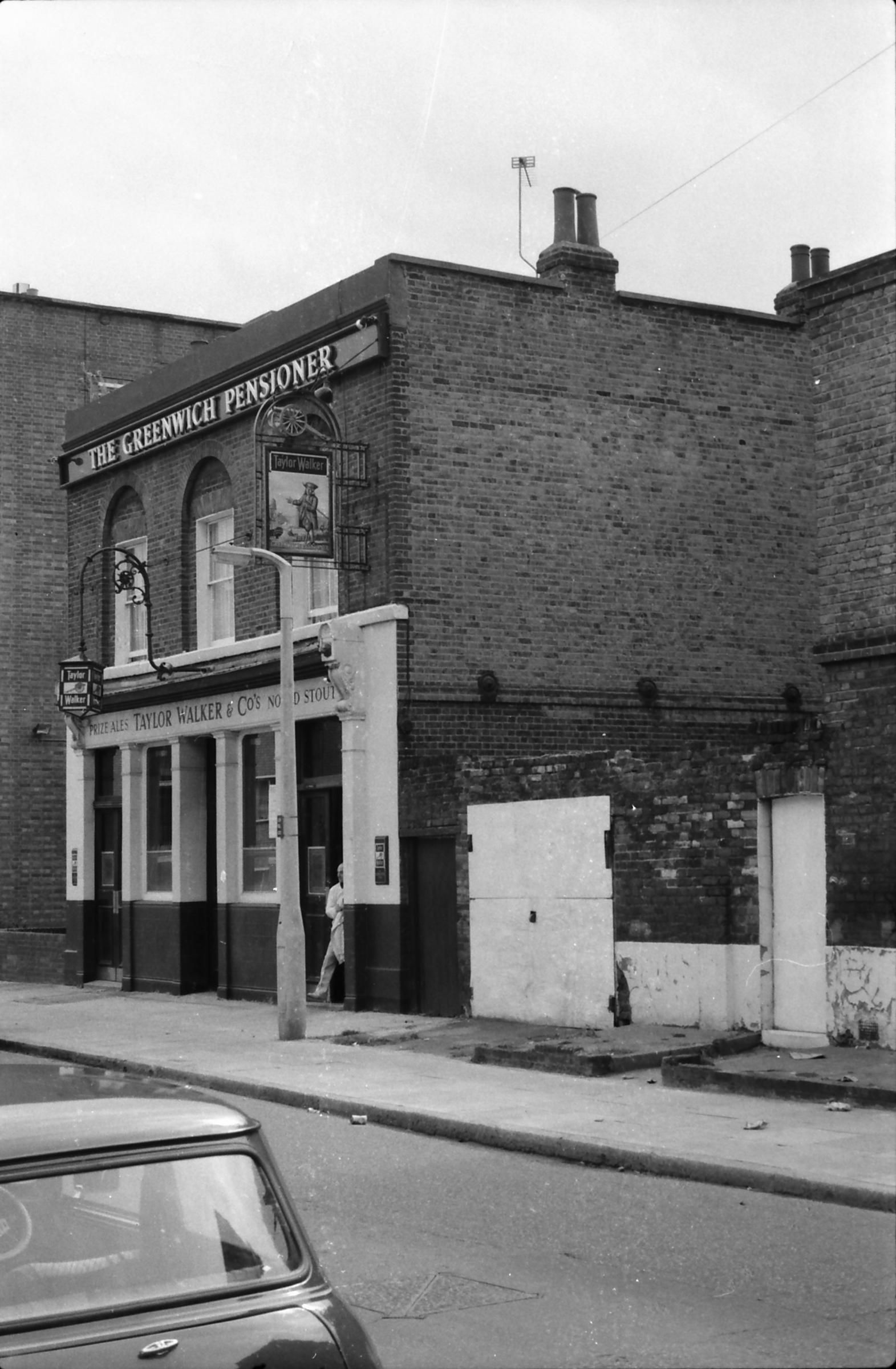 Greenwich Pensioner London E14 taken in 1987.. (Pub, External). Published on 15-11-2018