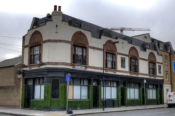 Wellington Arms London E14. (Pub, External). Published on 08-11-2013