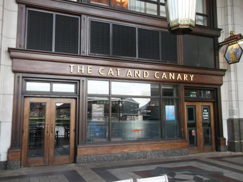 Cat & Canary London E14. (Pub, External). Published on 23-01-2014