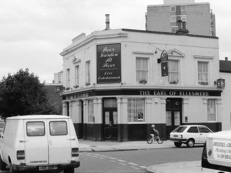 Earl of Ellesmere London E14 taken in 1987.. (Pub, External, Key). Published on 15-11-2018 