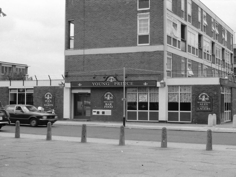 Young Prince London E14 taken in 1987. (Pub, External). Published on 15-11-2018