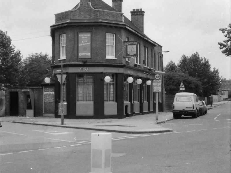 Guildford Arms London E14 taken in 1987.. (Pub, External). Published on 15-11-2018