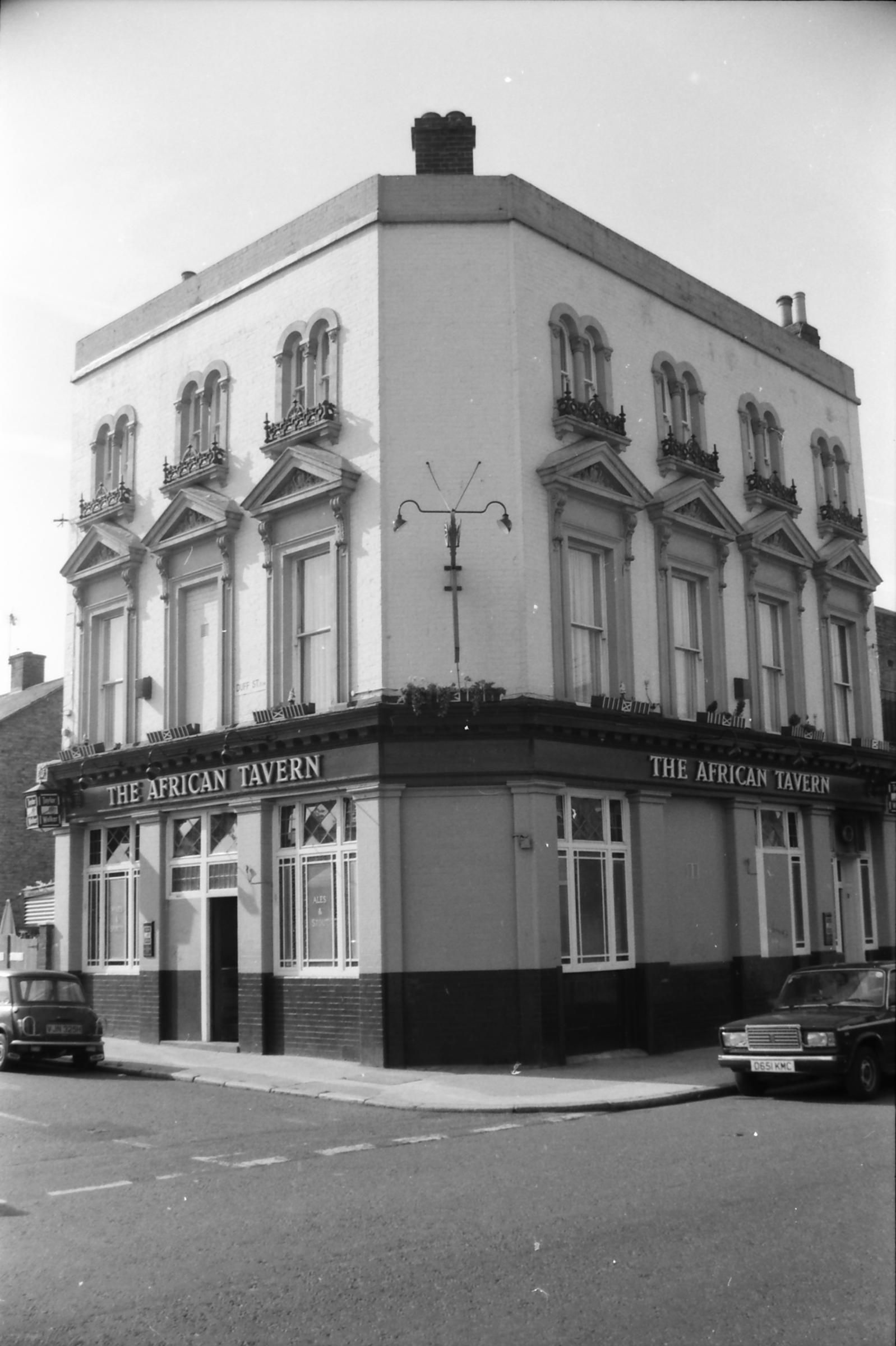 African Tavern London E14 taken 1 Oct 1988.. (Pub, External, Key). Published on 15-11-2018