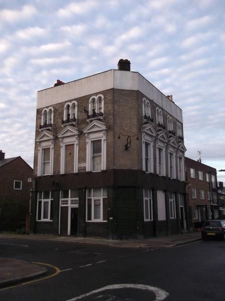 African Tavern London E14 taken Jan 2014. (Pub, External). Published on 23-01-2014