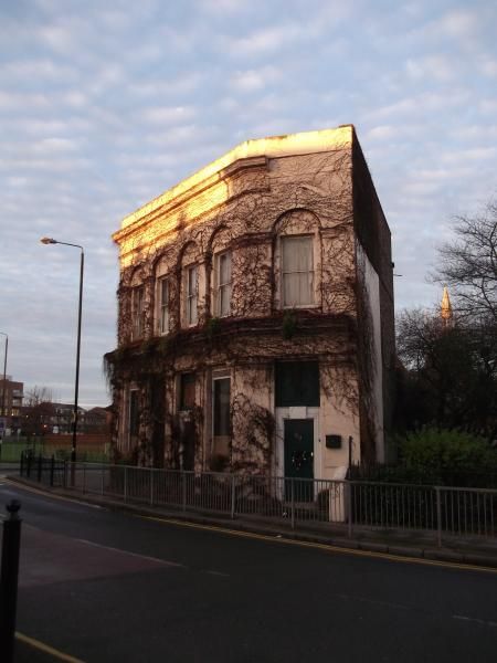 Sabbaton Arms London E14 taken Jan 2014. (Pub, External). Published on 23-01-2014