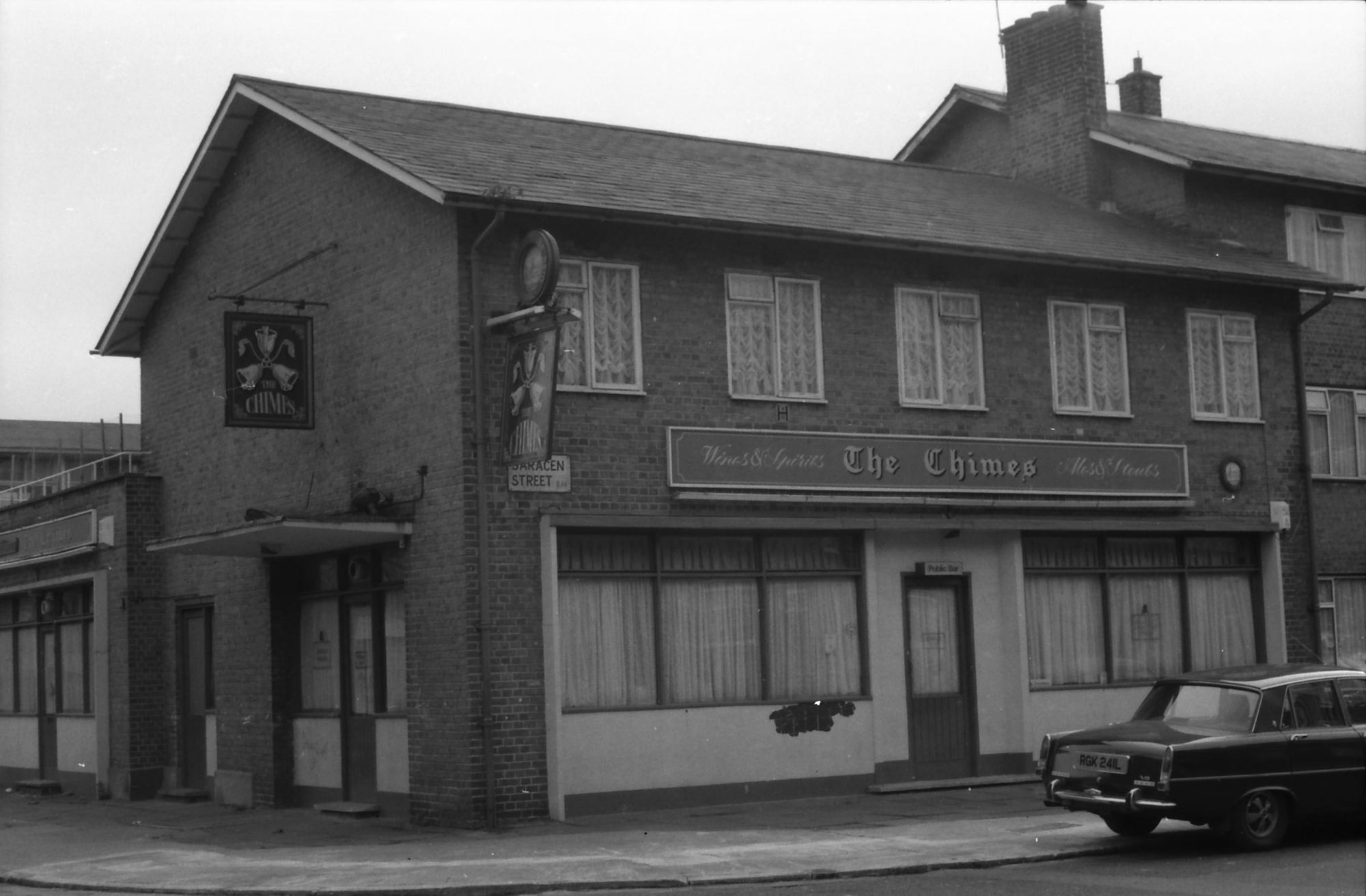 E14-Chimes taken 19 Feb 1989.. (Pub, External, Key). Published on 15-11-2018