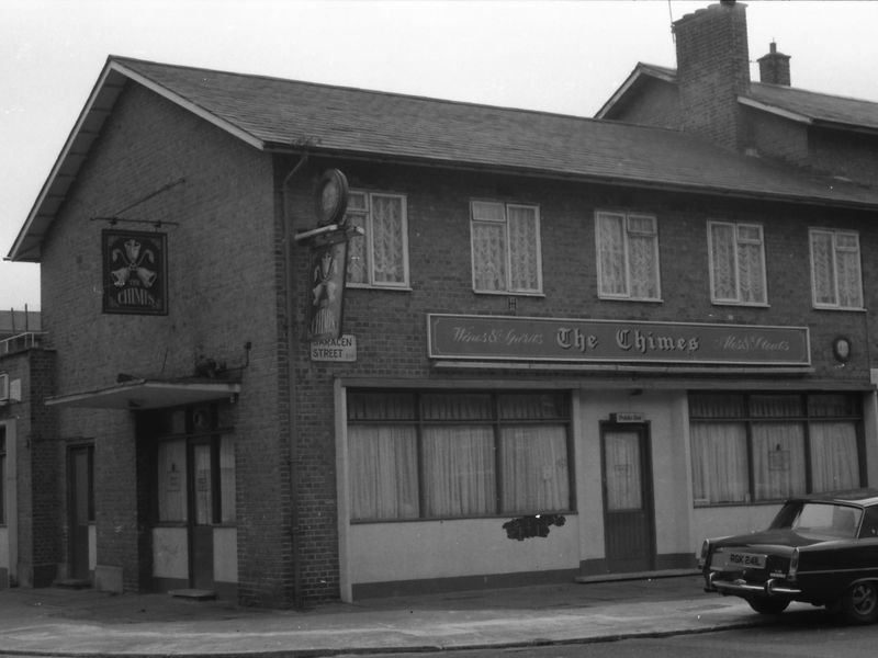 E14-Chimes taken 19 Feb 1989.. (Pub, External, Key). Published on 15-11-2018