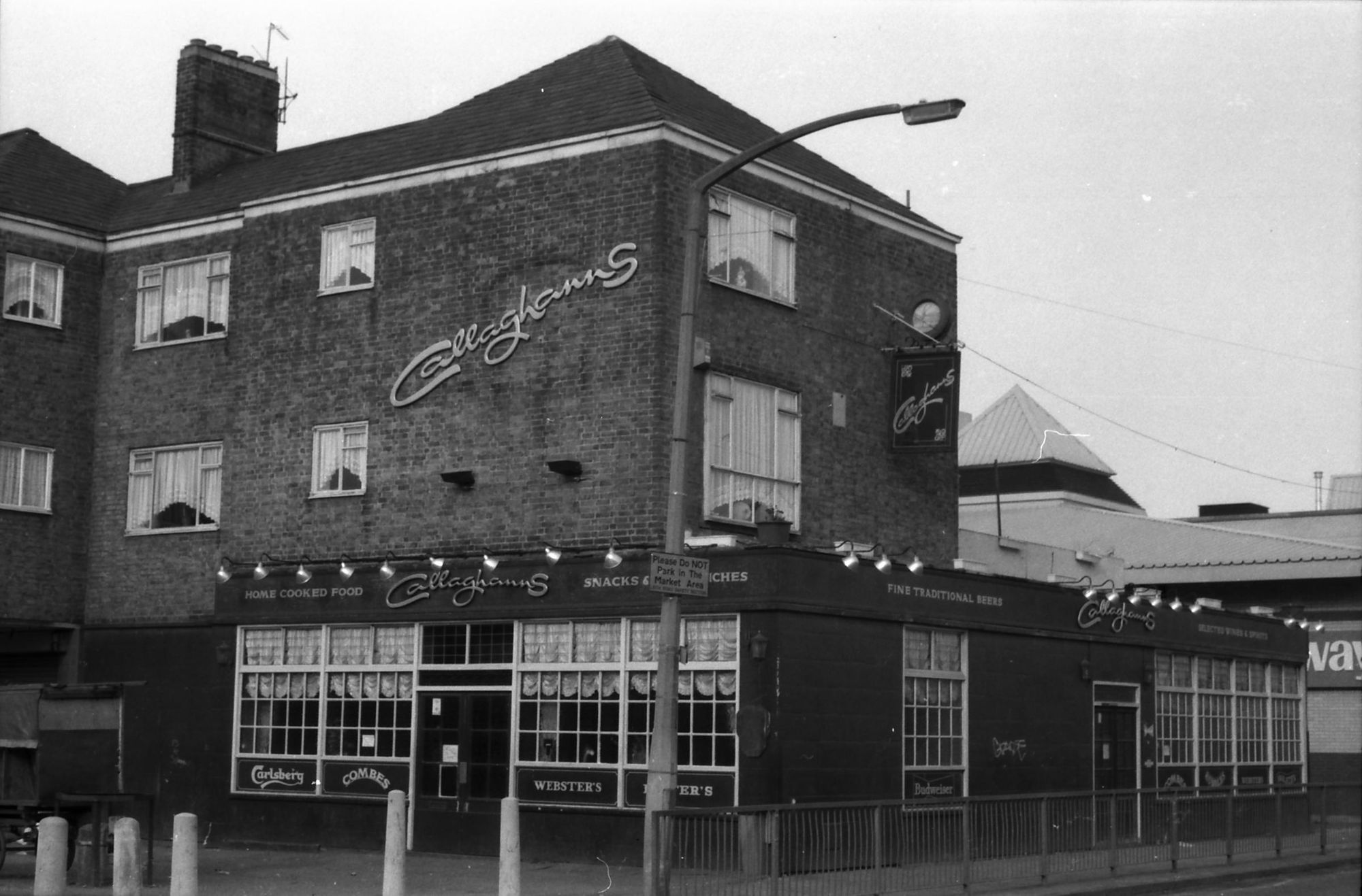 E14-Callaghanns taken 19 Feb 1989.. (Pub, External). Published on 15-11-2018