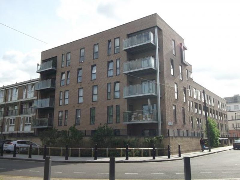 Builders Arms (site of) London E14 taken May 2015. (Pub, External). Published on 08-05-2015