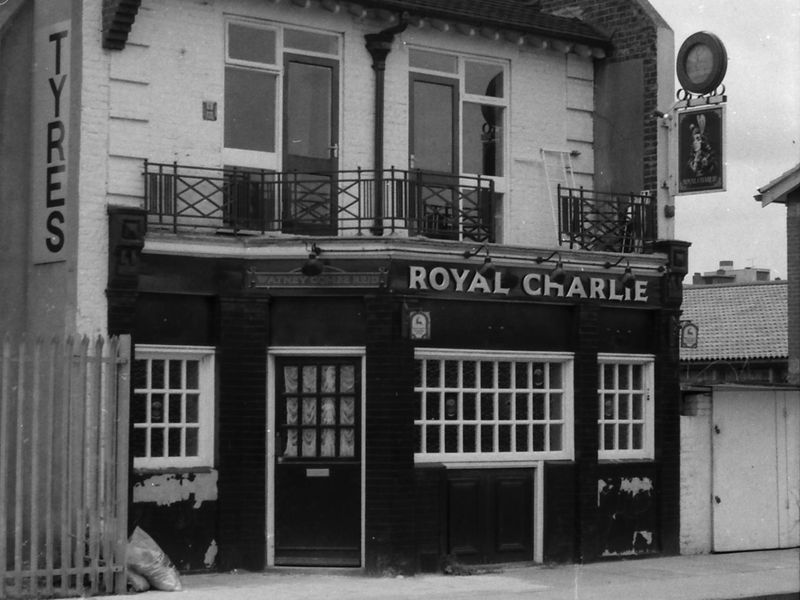 Royal Charlie London E14 taken in 1987.. (Pub, External). Published on 15-11-2018