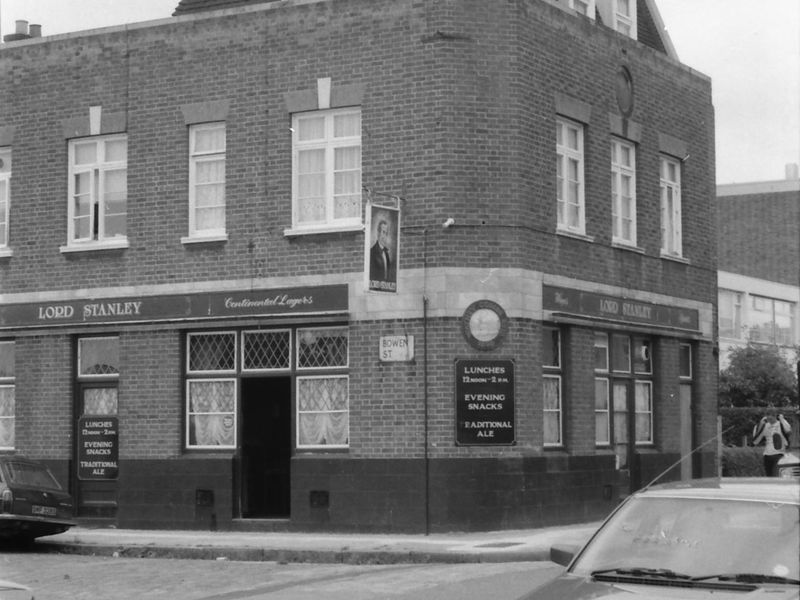 Lord Stanley London E14 taken in 1987.. (Pub, External). Published on 15-11-2018