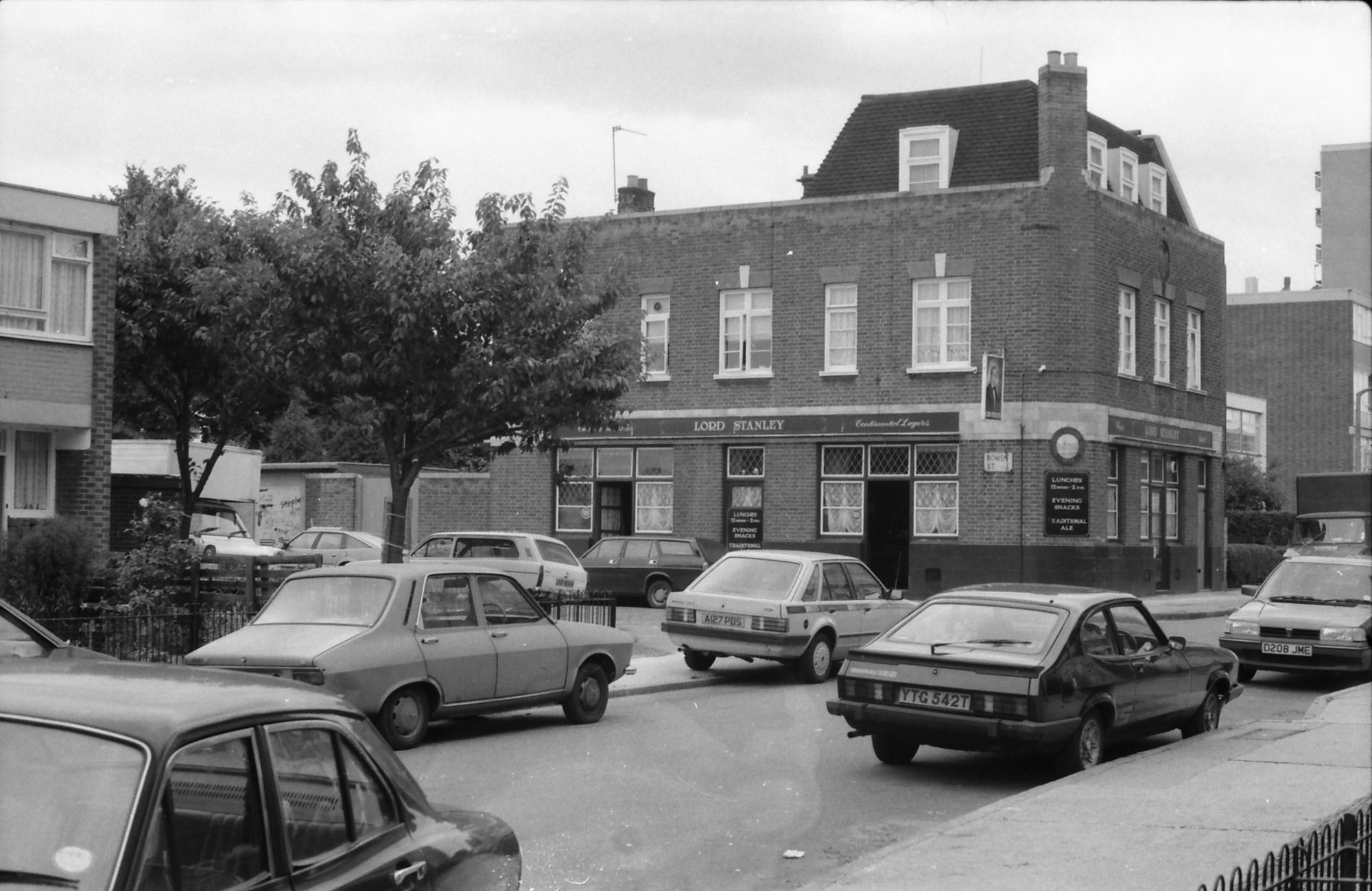 Lord Stanley London E14 taken in 1987.. (Pub, External, Key). Published on 15-11-2018