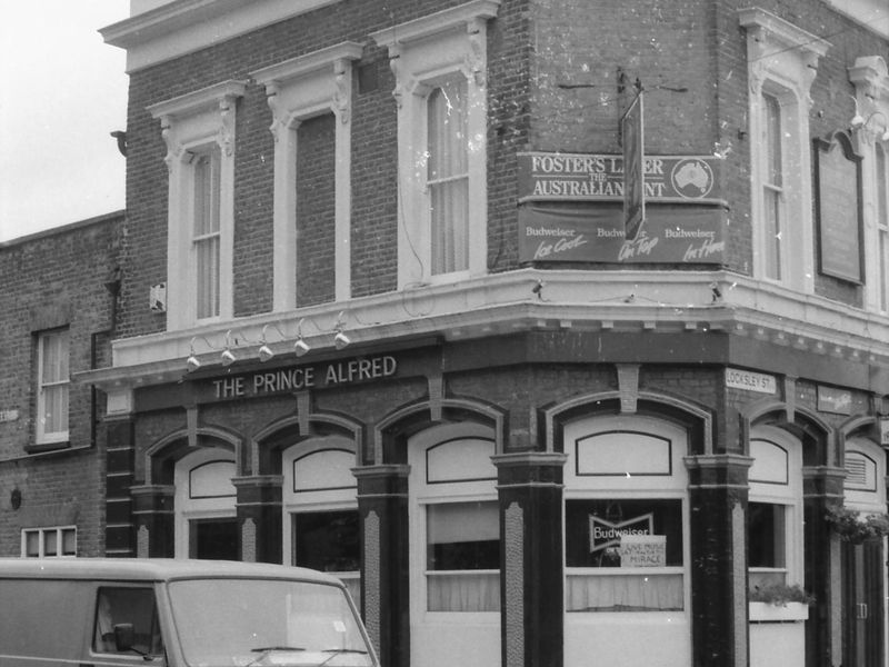 Prince Alfred London E14 taken in 1987.. (Pub, External). Published on 15-11-2018