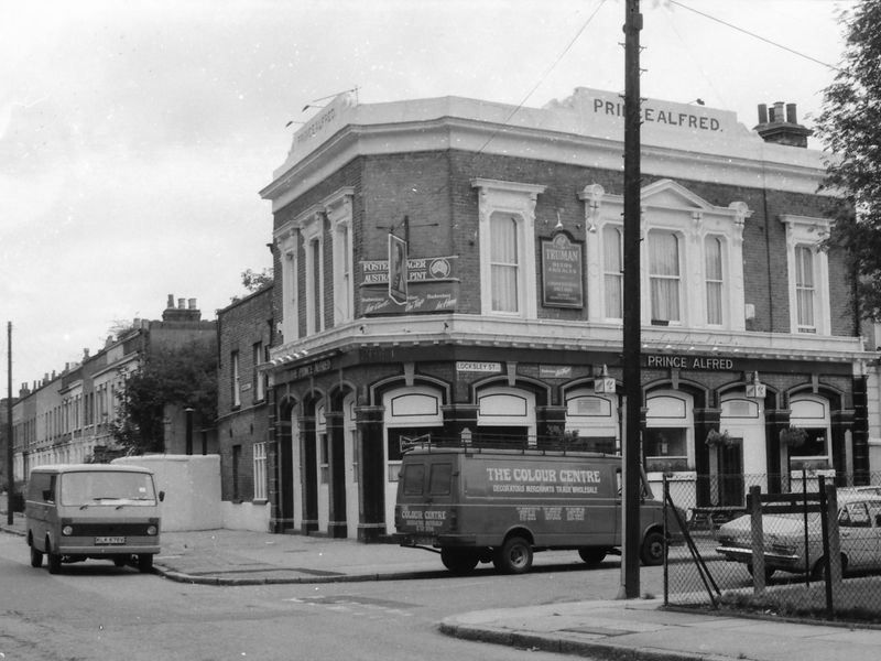Prince Alfred London E14 taken in 1987.. (Pub, External). Published on 15-11-2018