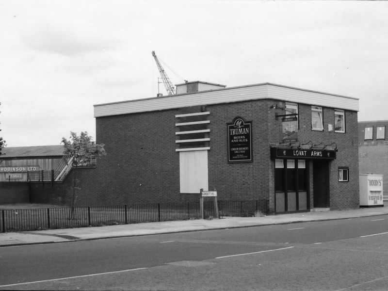 Lovat Arms London E14 taken in 1987.. (Pub, External, Key). Published on 15-11-2018