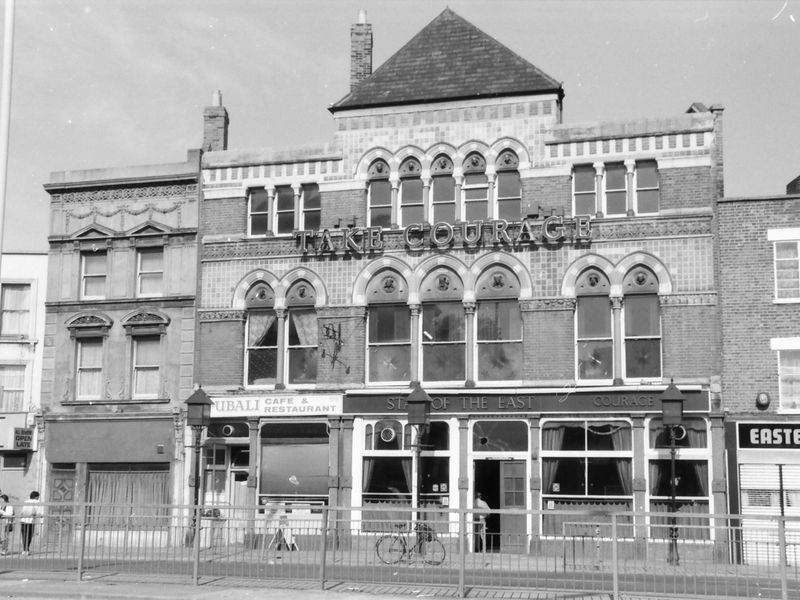 Star of the East London E14 taken 1 Oct 1988.. (Pub, External). Published on 15-11-2018