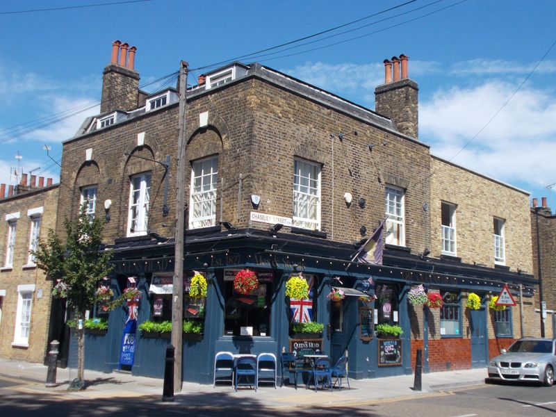Queens Head-FlamboroughSt London E14-20250713. (Pub, External, Key). Published on 14-07-2025